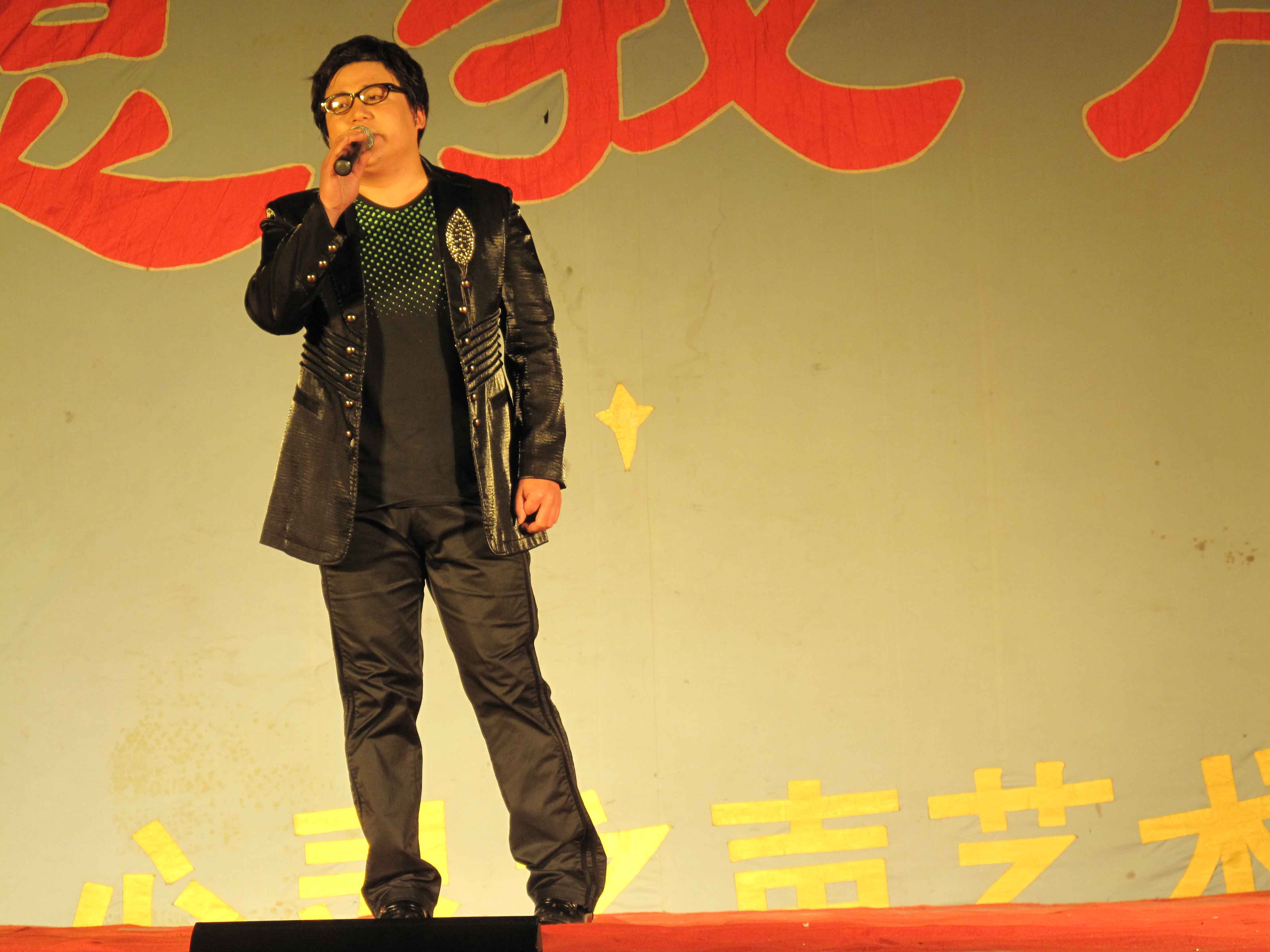 独唱  李广洲(盲人)2007年《非常6 1》非常明星;2009年《梦想剧场